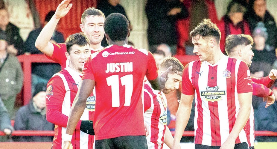 Altrincham FC on X: Final Score: Alty 2 Southend United 0 Goals from  Justin Amaluzor and Justin Donawa bag the Robins all three points at The  @JDavidsonScrap Stadium. GET IN THERE!!!! #COYR #