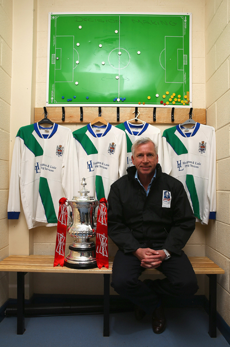 Alan Pardew Blyth Town changing room
