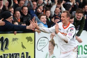 nuneatontownfcvlutontownfc-22-02-2014-252