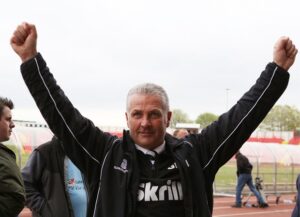 gateshead-v-grimsby-town-skrill-premier-play-off-semi-final-second-leg-2