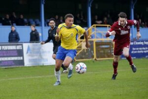 jonathan-edwards-stretching-away-from-the-chelmsford-defense