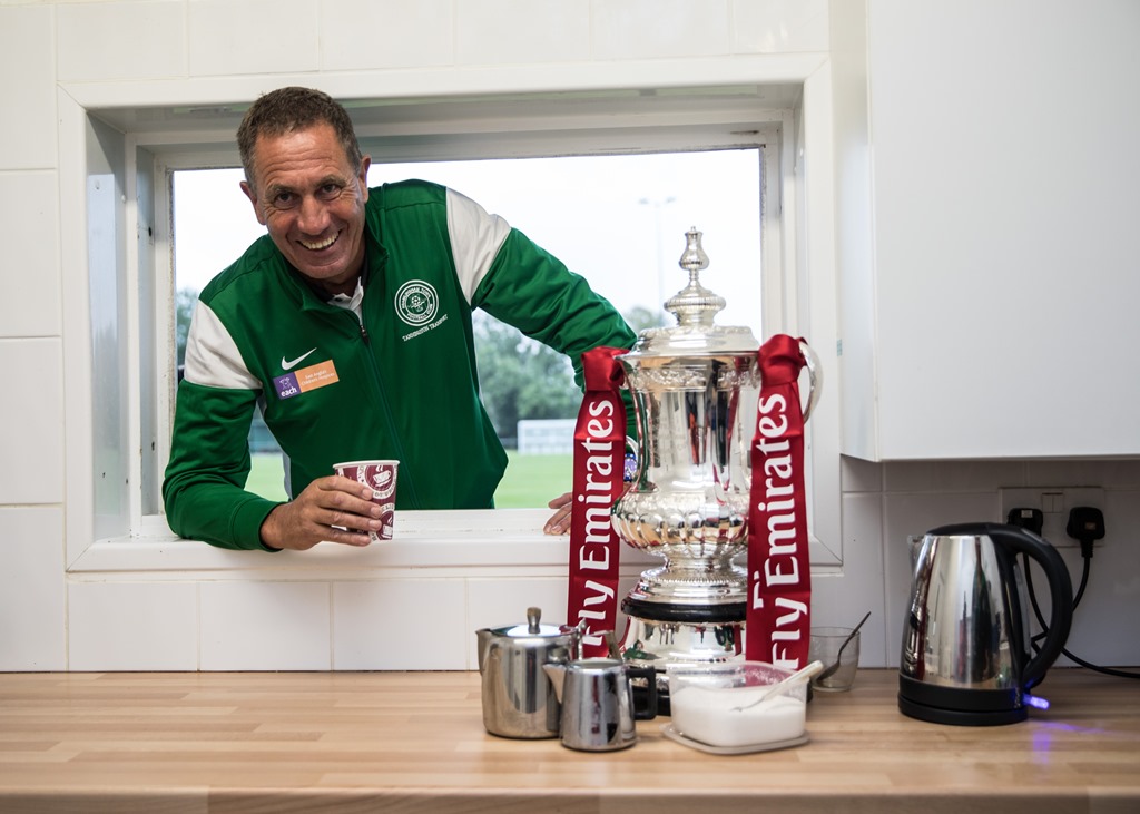 framlingham-fa-cup-badders-column