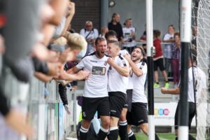 the-dartford-players-celebrate-andy-pughs-goal-which-made-it-2-0-against-chippenham-town