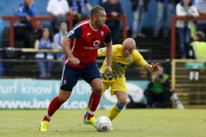 york-citys-jon-parkin-on-the-ball_york-2-0-stockport_090917-001
