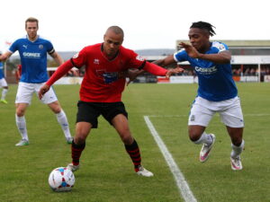 elliott-romain-battling-for-the-ball