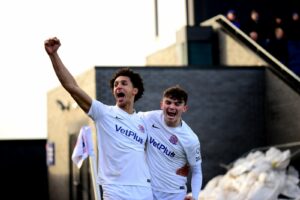 lewis-jonny-celebrate