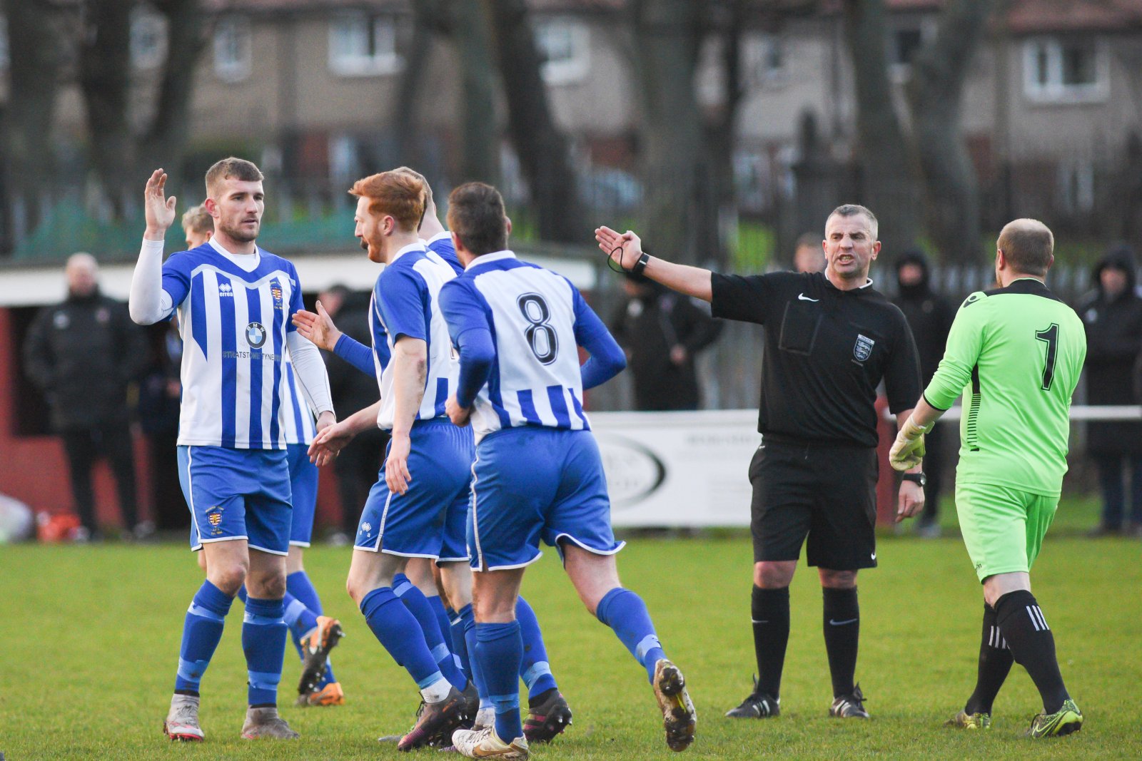 morpeth-players-celebrate-after-david-carson-of-morpeth-town-goal-sunderlandrca_morpethtown_06012018_175-1