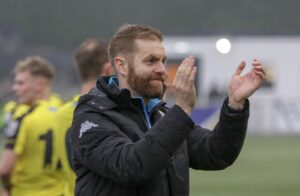 NL Full Time Harrogate Town boss Simon Weaver