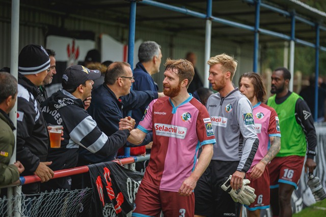 dave-hodges-and-danny-bracken-both-with-over-300-appearances-for-the-casuals-thank-corinthians-fans-for-their-support-3