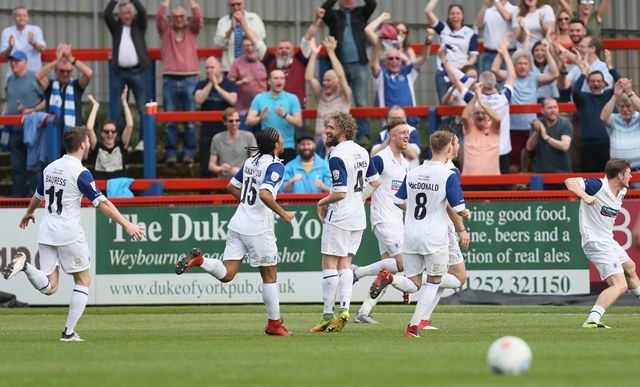 aldershot-town-v-barrow-vanarama-national-lge-21-04-18