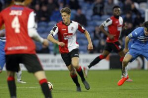 charlie-carter-on-the-ball-for-woking-stockport-2-4-woking-051116-01