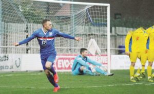 dale-hopson-celebrates-his-goal-1-0-whitby-co-3