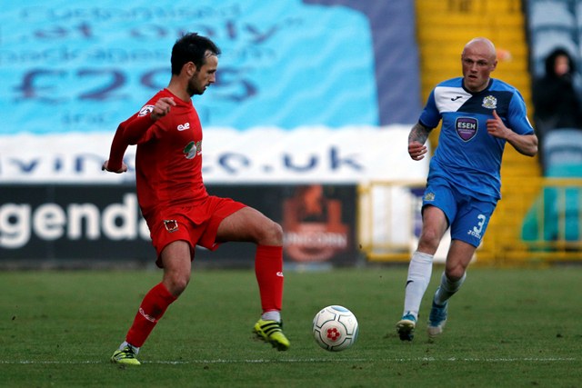 lee-molyneux-on-the-ball-for-chorley_scfc-0-1-cfc_020518-001