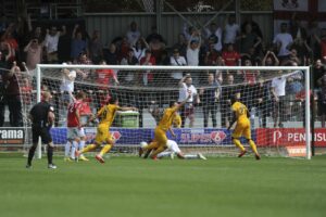 salfordcity_leytonorient_040818_agb059