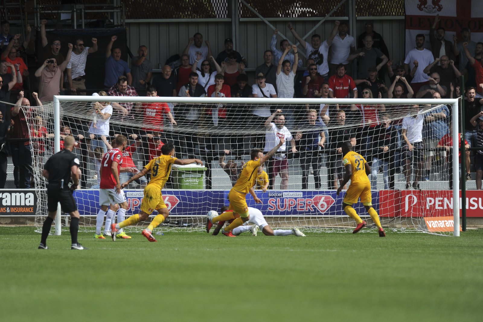 salfordcity_leytonorient_040818_agb059
