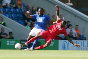 marvin-ekpiteta-chesterfield_leyton-orient_010918_0002