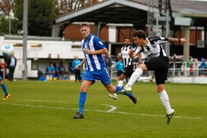 page-5-dave-tarpey-smashes-home-his-2nd-and-maidenhead-utds-fifth