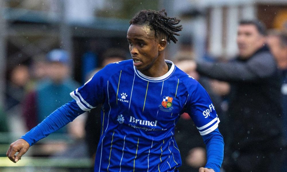 Sak Hassan in action for Wealdstone this season