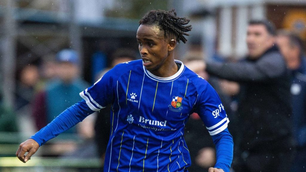 Sak Hassan in action for Wealdstone this season