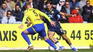 Southend United’s Harry Cardwell runs at the Solihull Moors defence