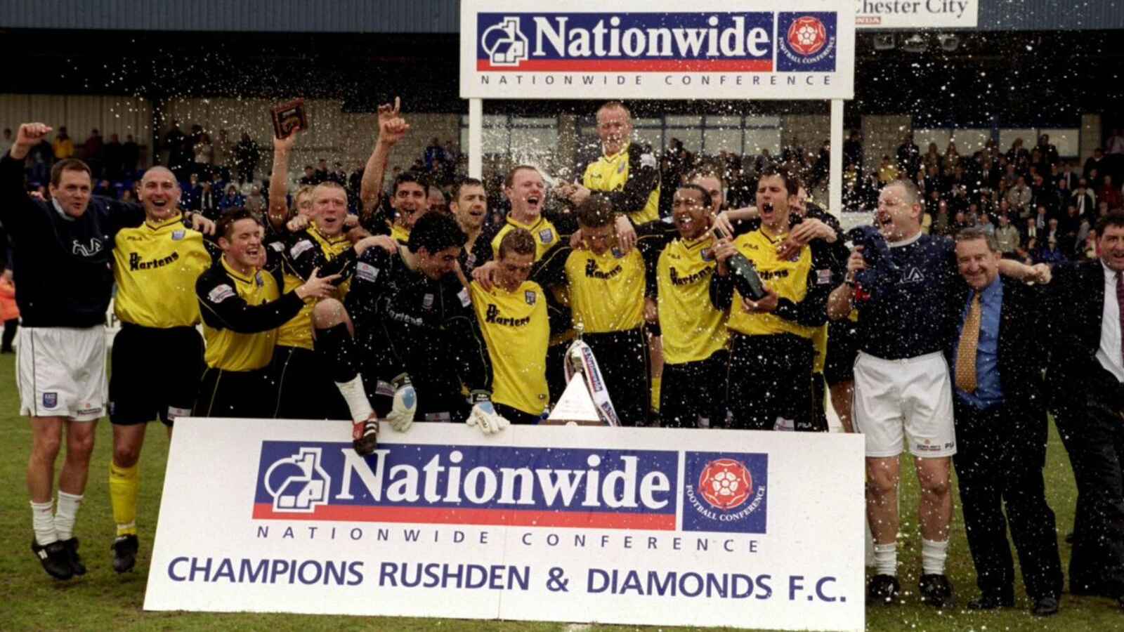 Rushden & Diamonds celebrate winning promotion to the Football League for the first time