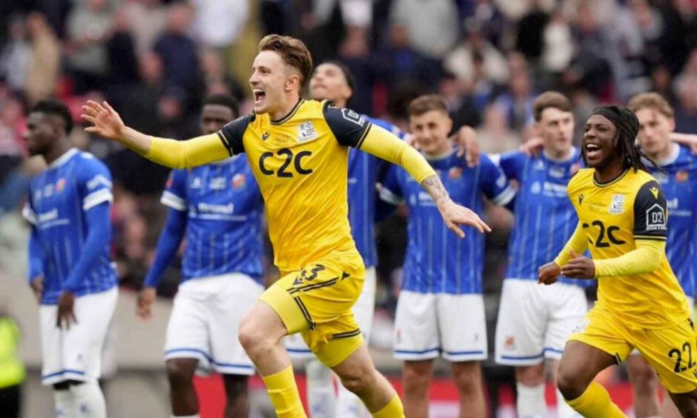 Harry Boyes, centre, has left Southend United to join York City.