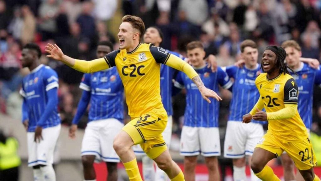 Harry Boyes, centre, has left Southend United to join York City.