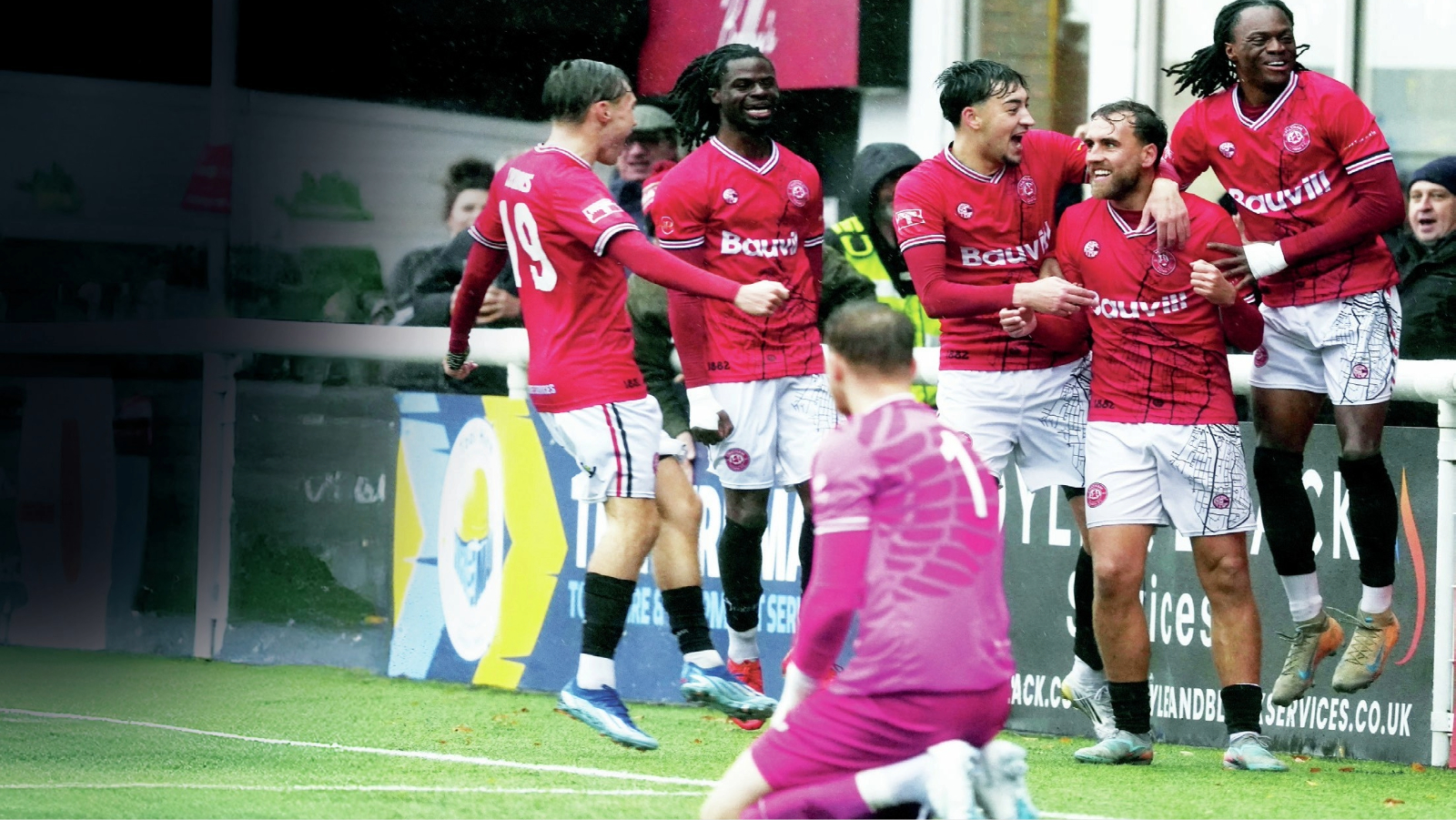 Paper Bell Open Chatham Town 3-2 Welling United: Chats second half display secures ...