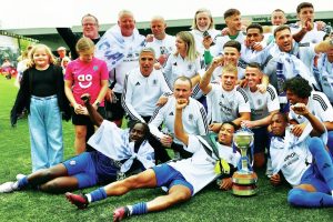 SILVERWARE: Macclesfield’s record-breaking squad show off their NPL Premier title PICTURE: Phil Jones /sportseyephoto.com
