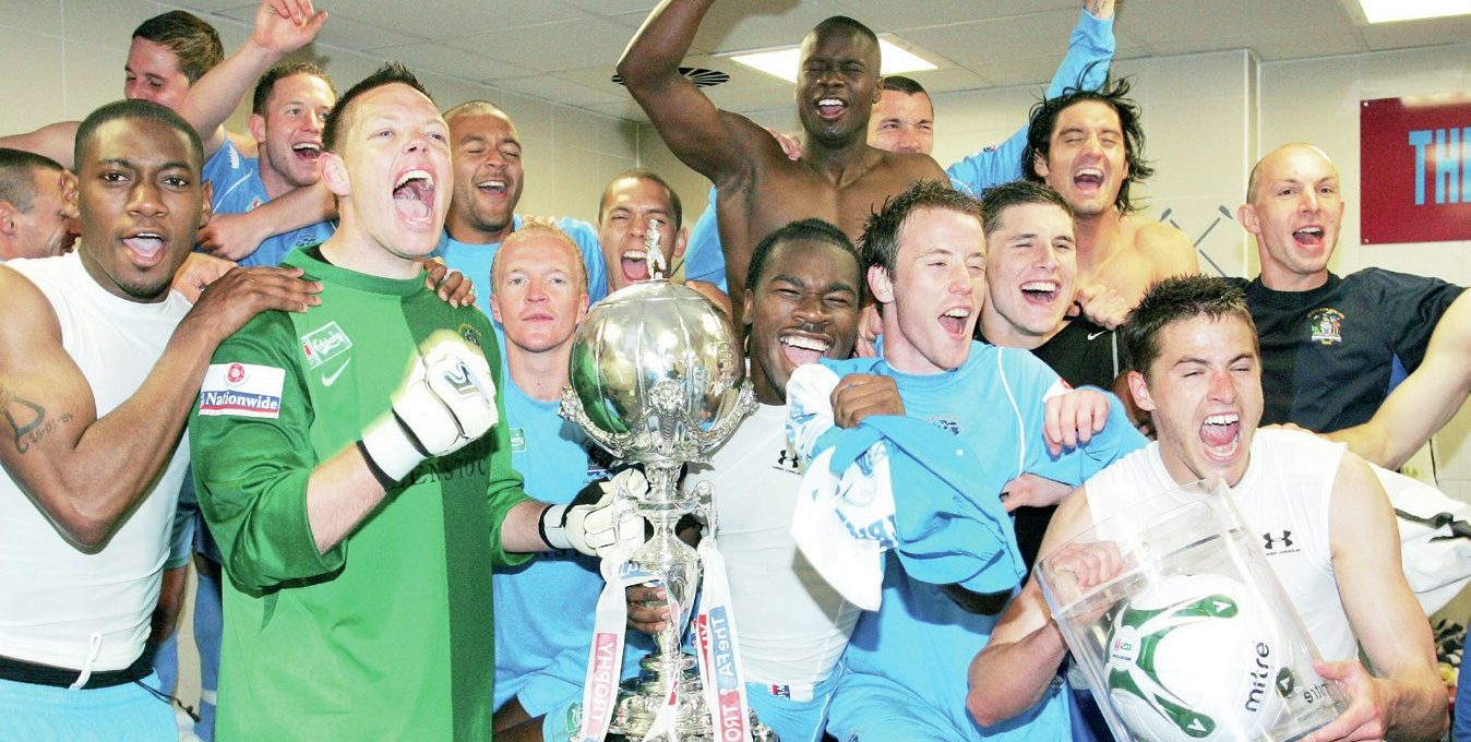 WINNING FEELING: Grays Athletic celebrate winning the FA Trophy 20 years ago PICTURE: Alamy