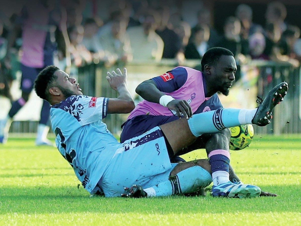 Promotion rivals Dulwich Hamlet and Cray Wanderers battled for a point